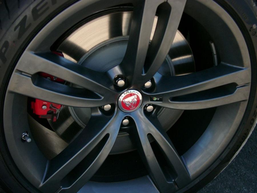  Jaguar XJR 2014 года  (фото 21 из 116)